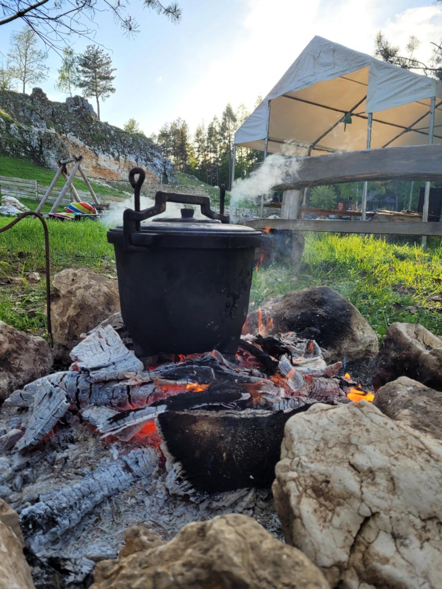 Calorocznik Skala & Apartamenty Ryczow المظهر الخارجي الصورة